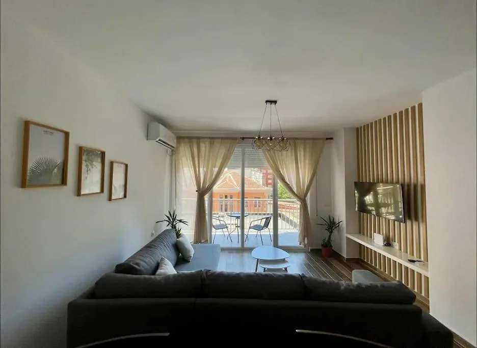 Tirana City Comfort 0*,  알바니아