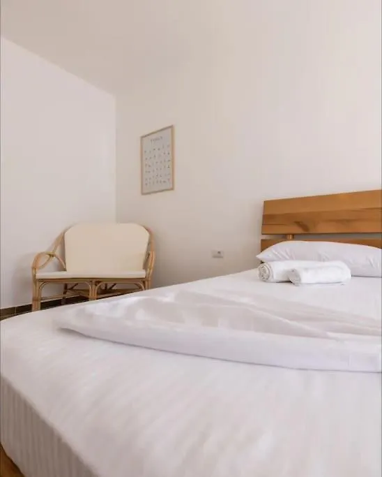 Tirana City Comfort 아파트